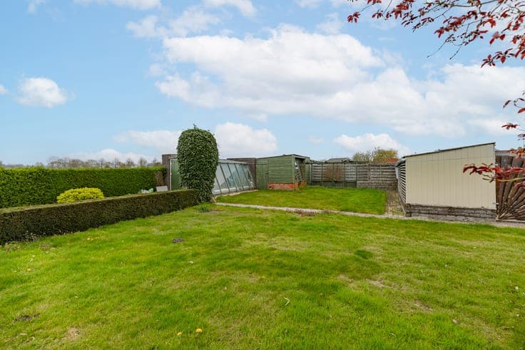 Bungalow met veranda, tuin en weidezicht in Aartrijke