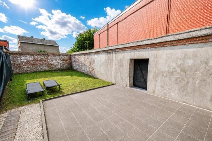 Charming 4-bedroom house with garden in Châtelet