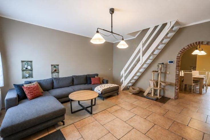 Charming 4-bedroom house with garden in Châtelet