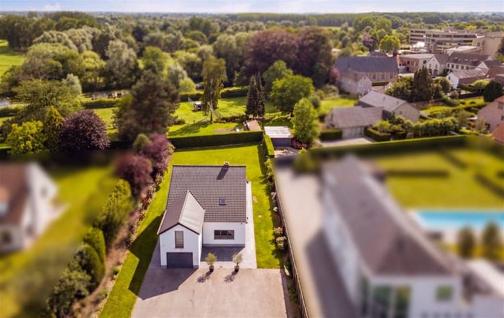 Luxuriously finished 5 bedroom villa in Leerne!