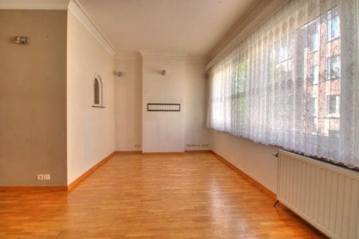 Beautiful 3-bedroom house with garage and courtyard