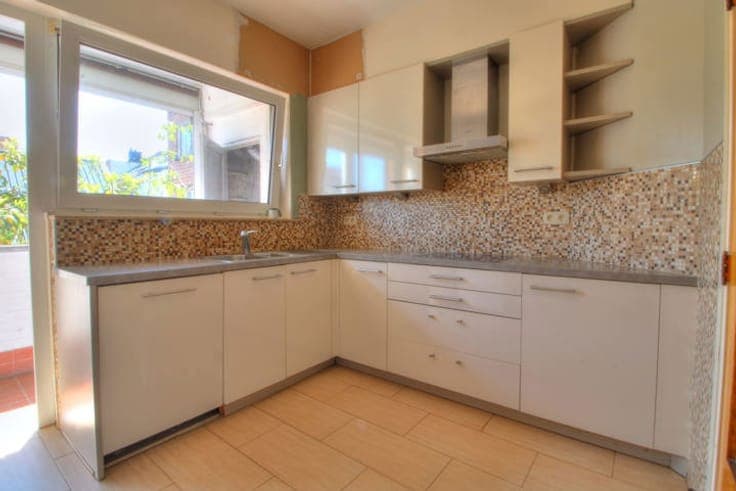 Beautiful 3-bedroom house with garage and courtyard
