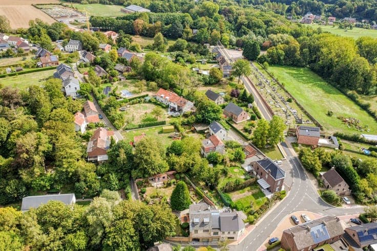 Maison villageoise de charme, jardin magnifique !