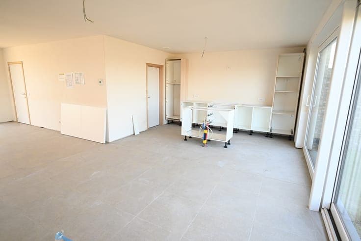 AFGEWERTE halfopen nieuwbouw woning op CENTRALE LIGGING!