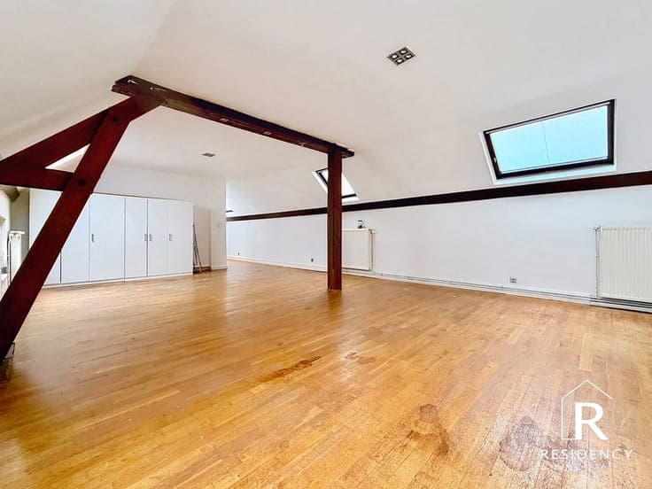 Corner building 540 m² with great potential