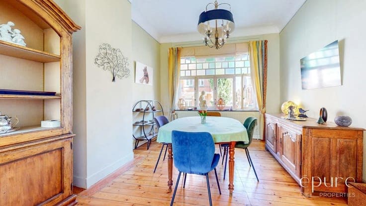 Art Deco two-family house, 4 BR + study, 155 m² S-(E) garden