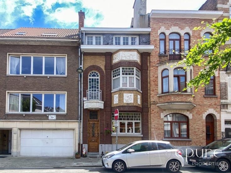 Art Deco two-family house, 4 BR + study, 155 m² S-(E) garden