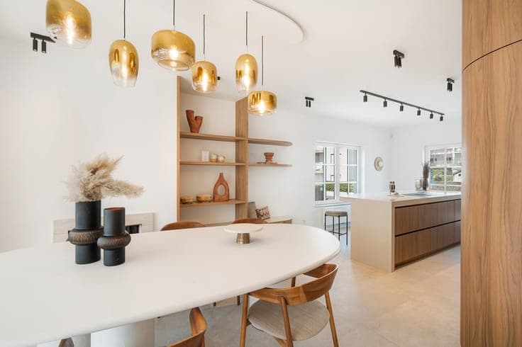 Gerenoveerde villa in de Nellenslaan, 5 slaapkamers, gara...