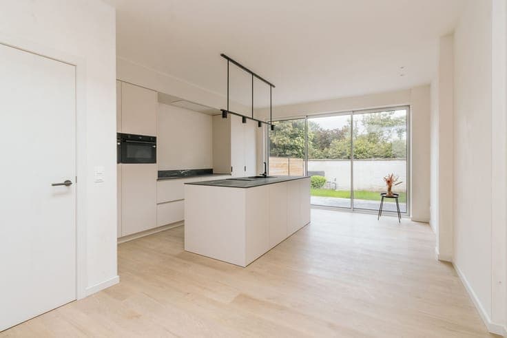 Prachtig gerenoveerde woning met 3 slaapkamers en tuin