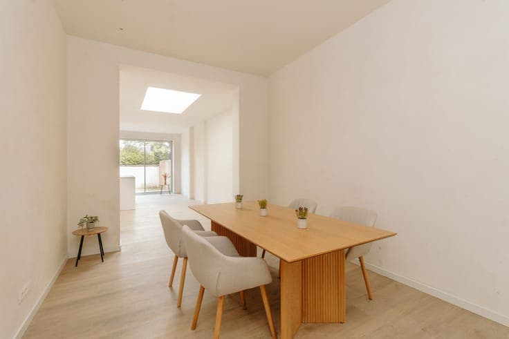 Prachtig gerenoveerde woning met 3 slaapkamers en tuin