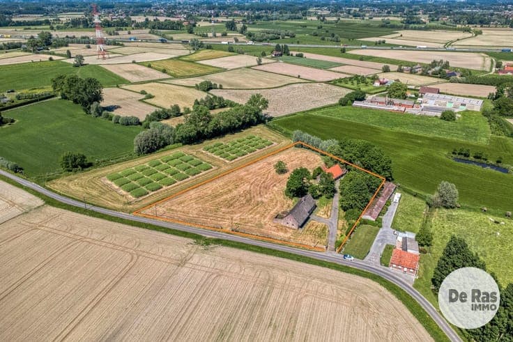 DEINZE-Karaktervolle hoeve op een unieke locatie van 8.430m²