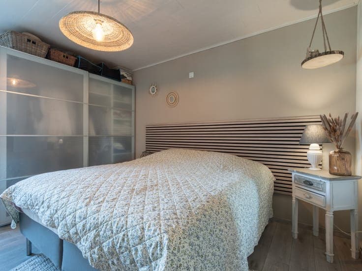 Modern house 5 bedrooms with 2 independent units