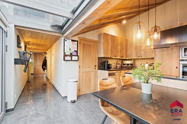 4-Bed Home, 172 m² Warehouse and Garden in Haaltert