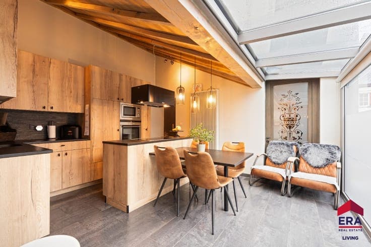 4-Bed Home, 172 m² Warehouse and Garden in Haaltert