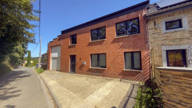 4-bedroom house with a splendid view of the valley