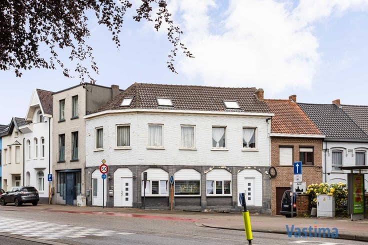 Ruime woning met twee volwaardige wooneenheden nabij cent...