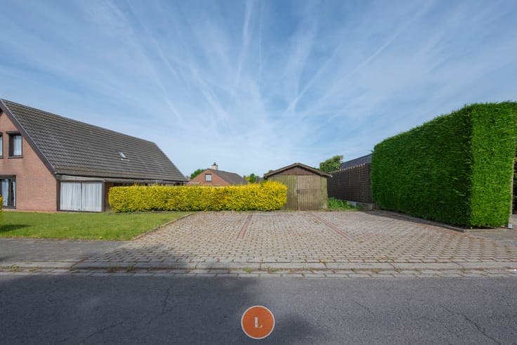 Villa met 5 slaapkamers weidse vergezichten en toch nabij...