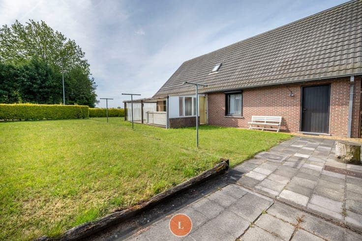 Villa met 5 slaapkamers weidse vergezichten en toch nabij...