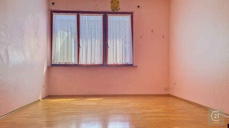 Spacious 180 m² house with a lovely garden * 5 bedrooms
