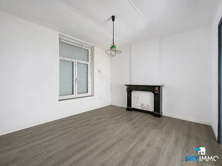 SPACIOUS 7-BEDROOM HOUSE - 229M² - GARDEN - GREAT POTENTIAL!