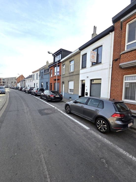 Beautifully maintained Dollhouse in Peutie.
