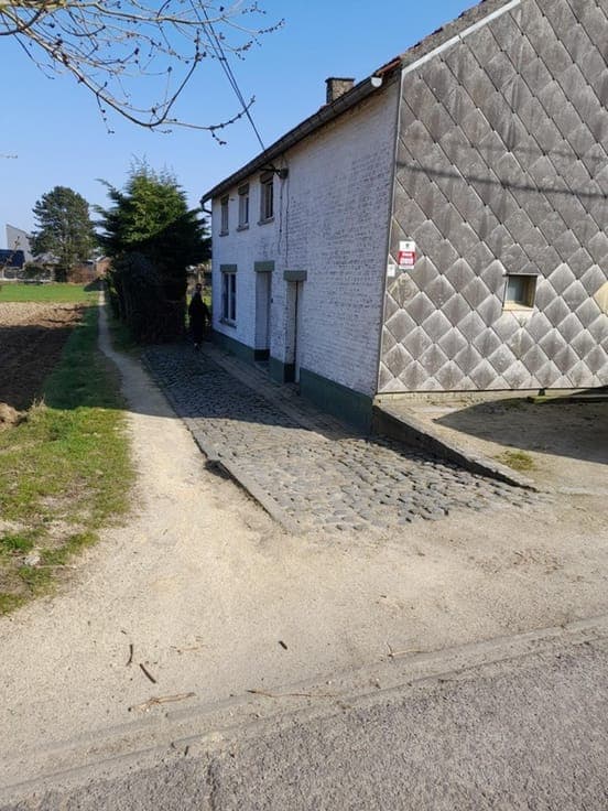Woonhuis met ruime tuin in hartje Haasrode