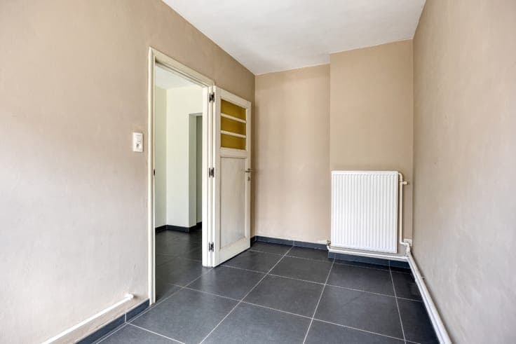 Spacious family home with 3 bedrooms, office and garden