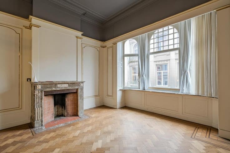 Louise/Bailli – Bourgeois house of ± 321 sqm + garden
