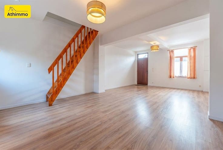 Ideal Investisseur ! Maison 2F, 2 chambres - faire offre apd