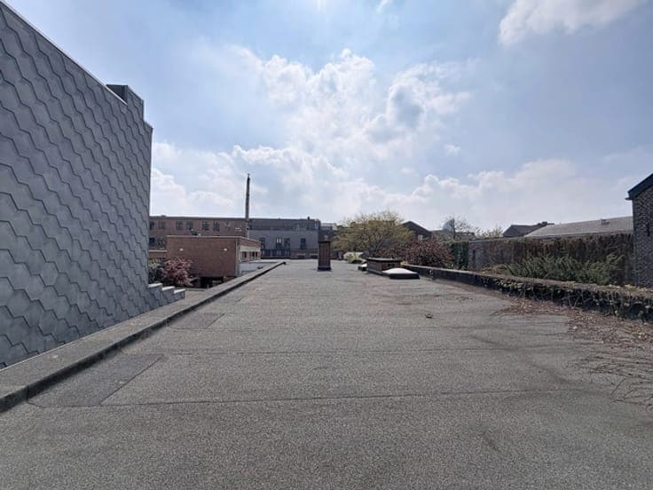Mixed-use building with planning permission in Longdoz
