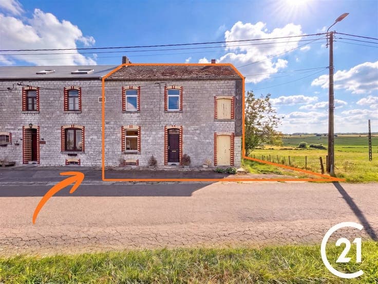 Maison 3 façades avec terrain de 27 ares au calme!