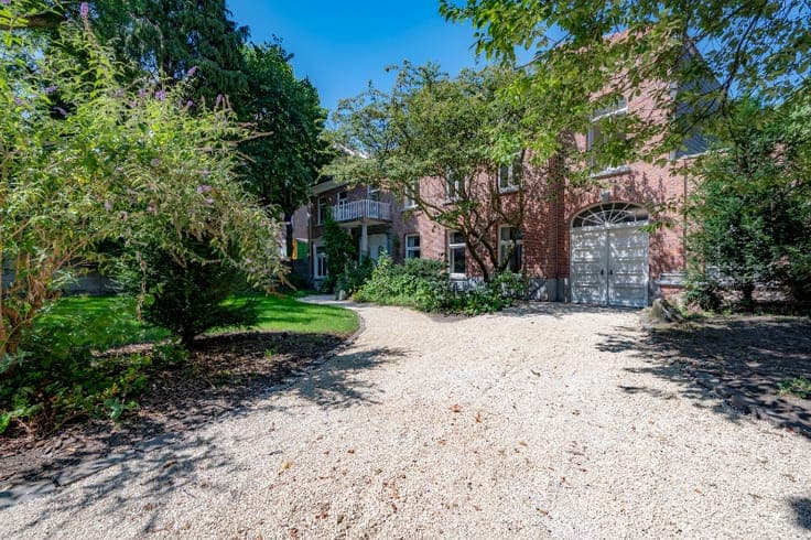 Exclusief gerenoveerd landhuis met authentieke kasteelall...