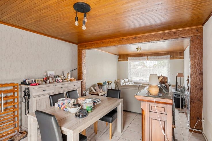 TE RENOVEREN WONING OP GOEDE LOCATIE + MAGAZIJN
