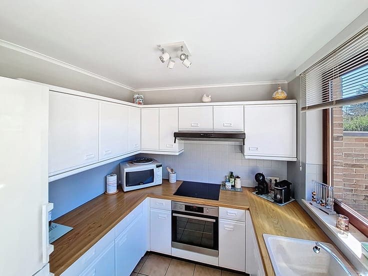 4-bed bel-étage with garden, south-facing terrace & garage