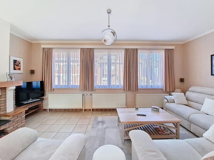 4-bed bel-étage with garden, south-facing terrace & garage