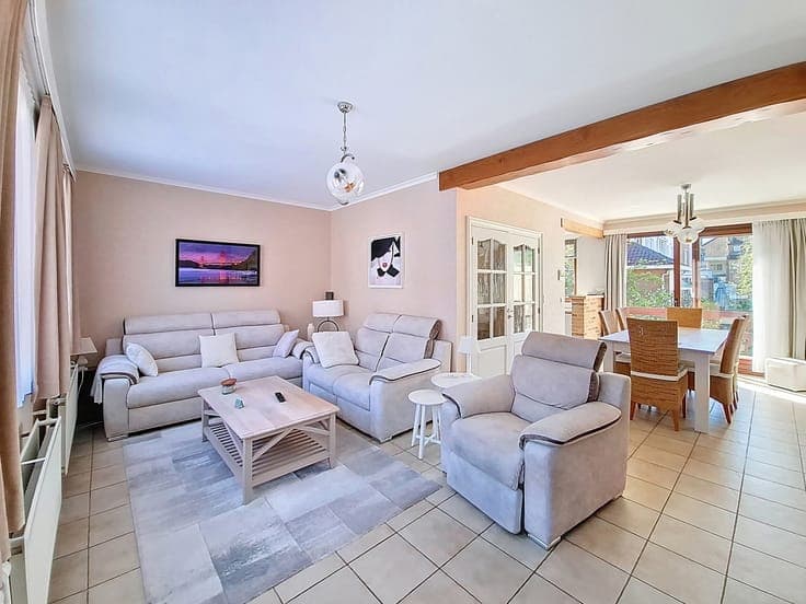 4-bed bel-étage with garden, south-facing terrace & garage