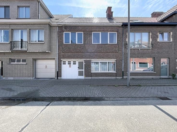 Spacious house with garden and garage in the centre of Ouden