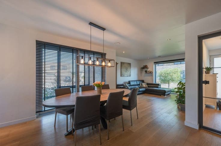Energiezuinige halfopen bebouwing met 4 slaapkamers en pr...