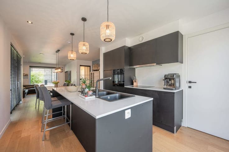 Energiezuinige halfopen bebouwing met 4 slaapkamers en pr...