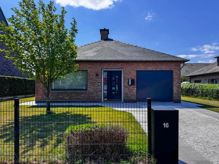 Exclusively renovated detached house in a quiet neighborhood