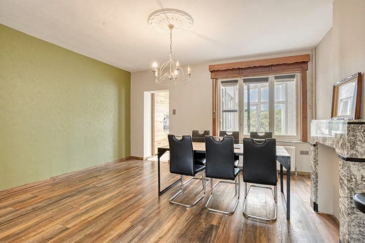 SOLIDE ENERGIEZUINIGE BURGERWONING MET 4 SLAAPKAMERS EN TUIN
