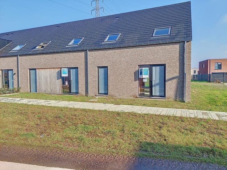 Moderne nieuwbouwwoning in kindvriendelijke omgeving