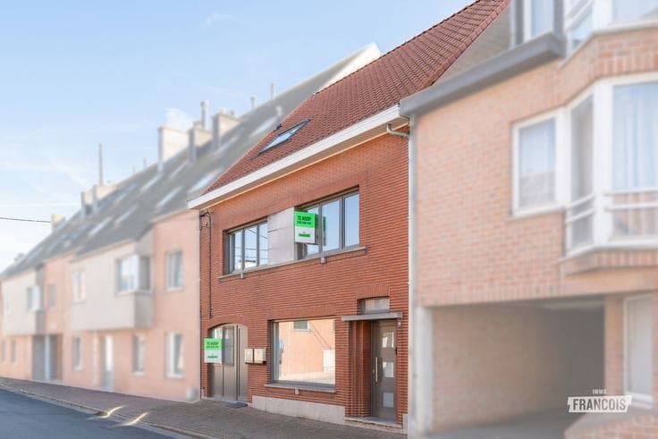 Twee instapklare wooneenheden nabij centrum Torhout te koop!
