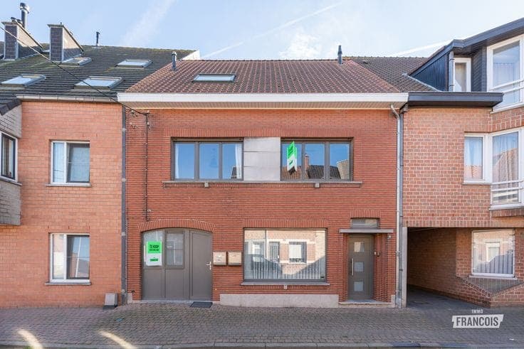 Twee instapklare wooneenheden nabij centrum Torhout te koop!