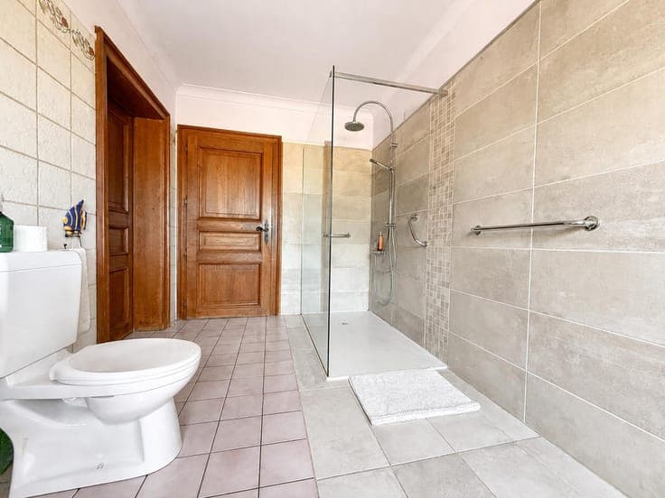 House in Les Bons Villers