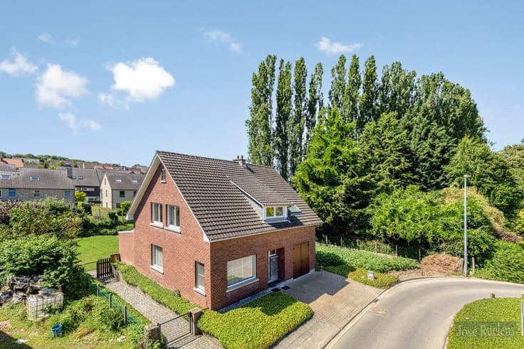 Goed gelegen woning .