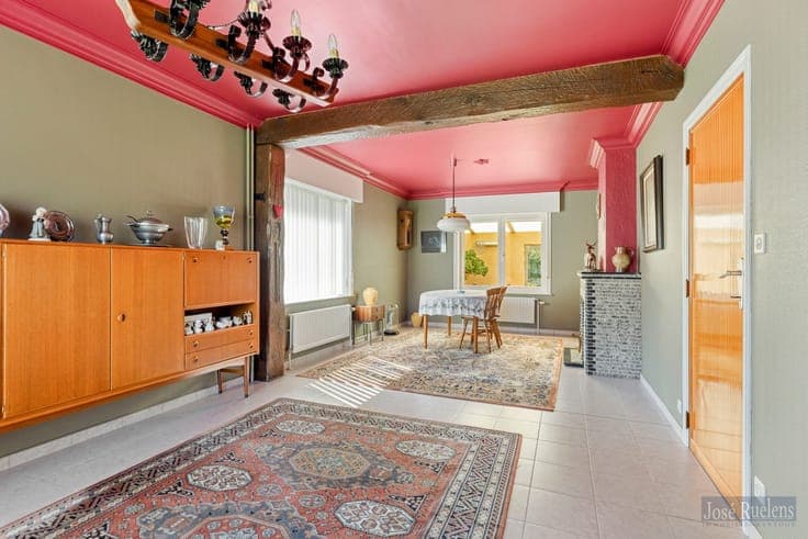 Goed gelegen woning .