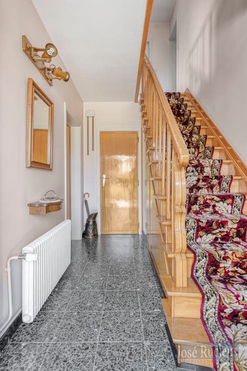 Goed gelegen woning .