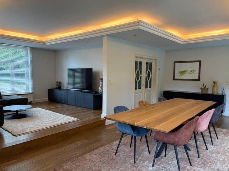 Spacious 4-bedroom home with pool for sale in Temse