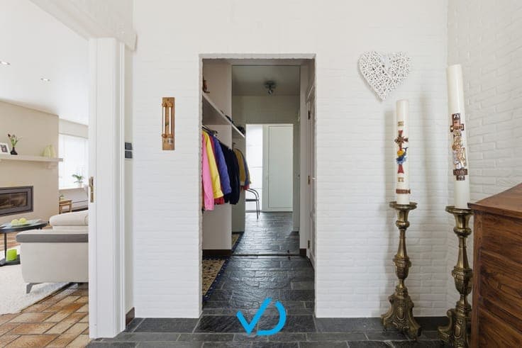 Instapklare gezinswoning met 5 slaapkamers op 1.269 m² in...